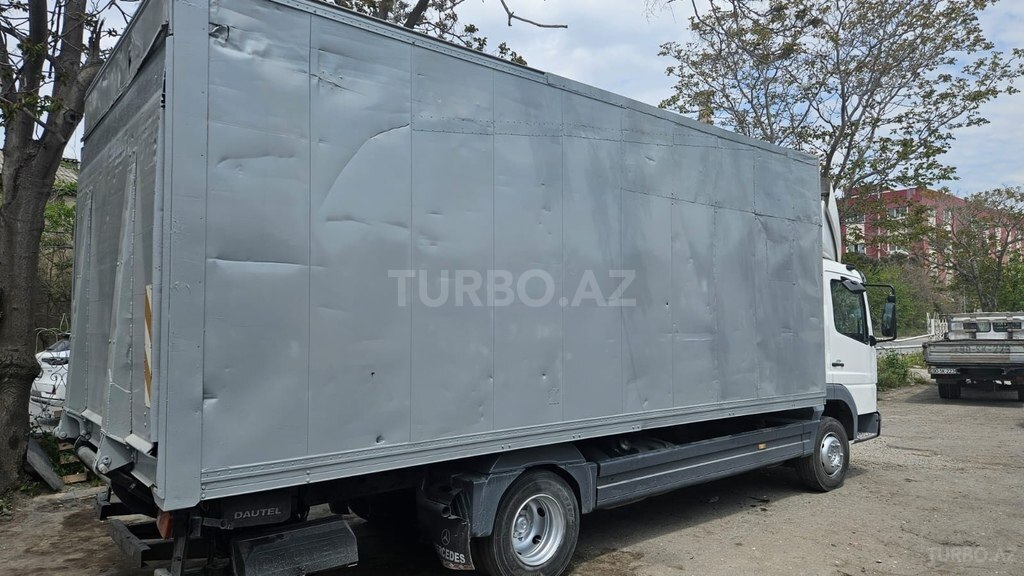 Mercedes Atego 815