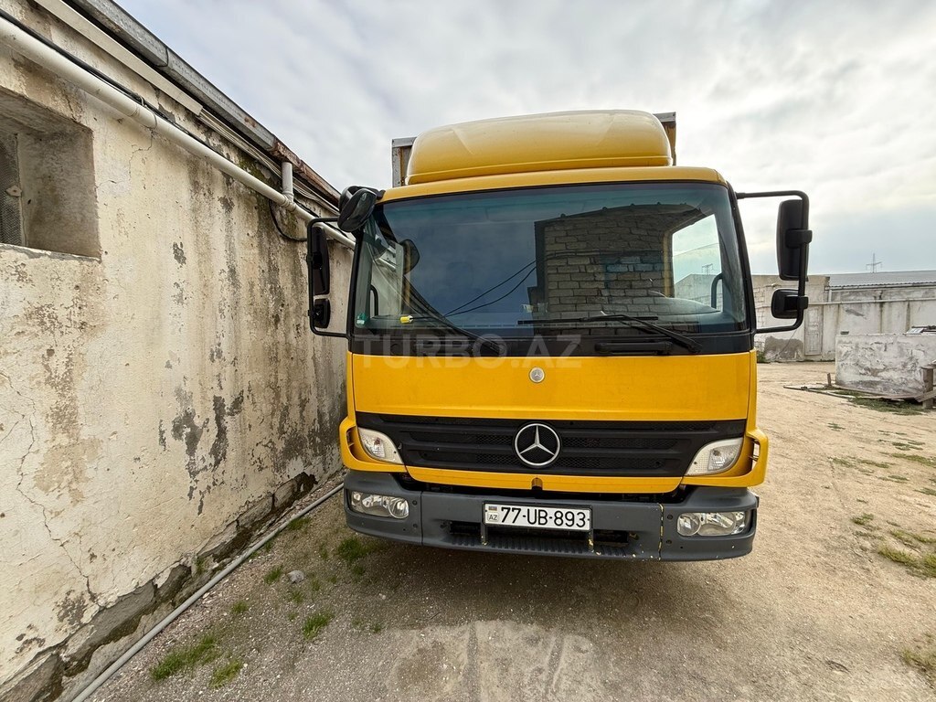 Mercedes Atego 818