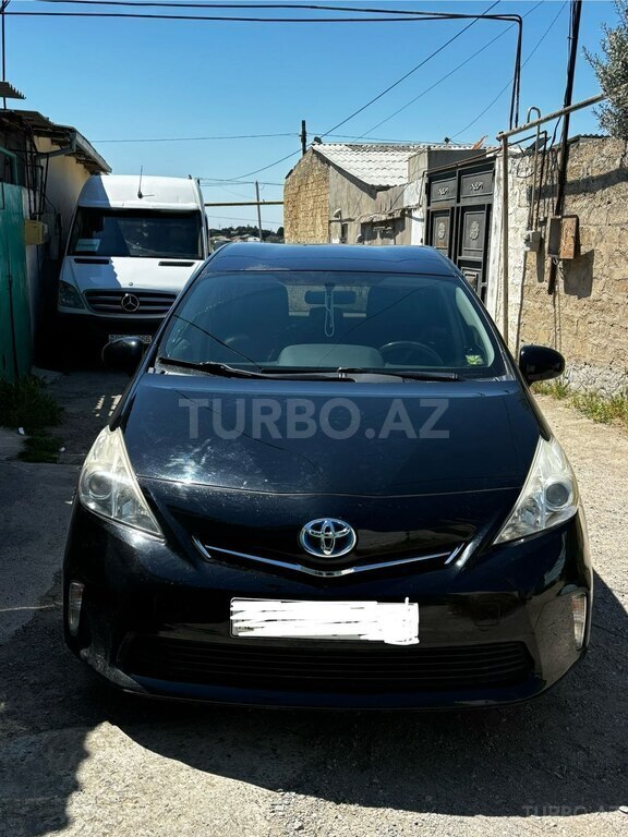 Toyota Prius V