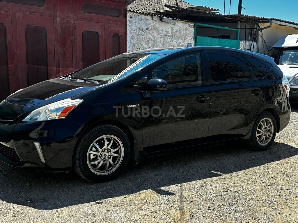 Toyota Prius V