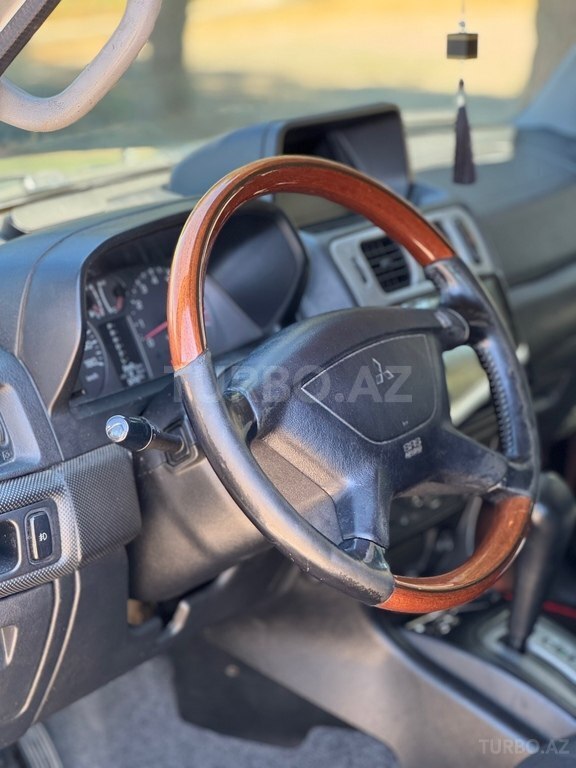 Mitsubishi Pajero io
