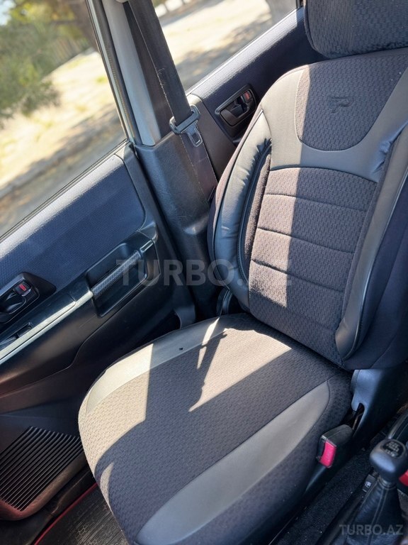 Mitsubishi Pajero io