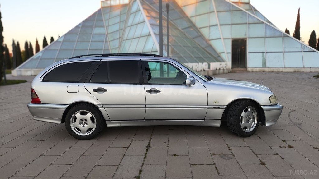 Mercedes C 180