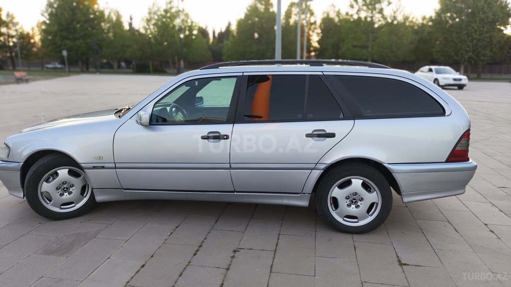 Mercedes C 180