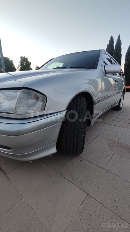 Mercedes C 180