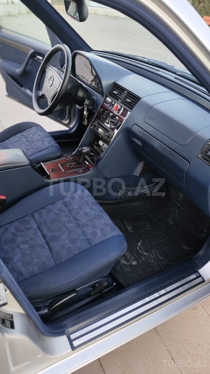 Mercedes C 180