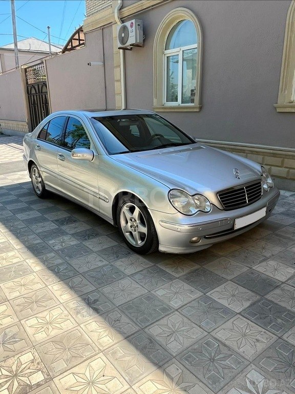 Mercedes C 200