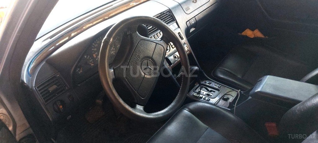 Mercedes C 180