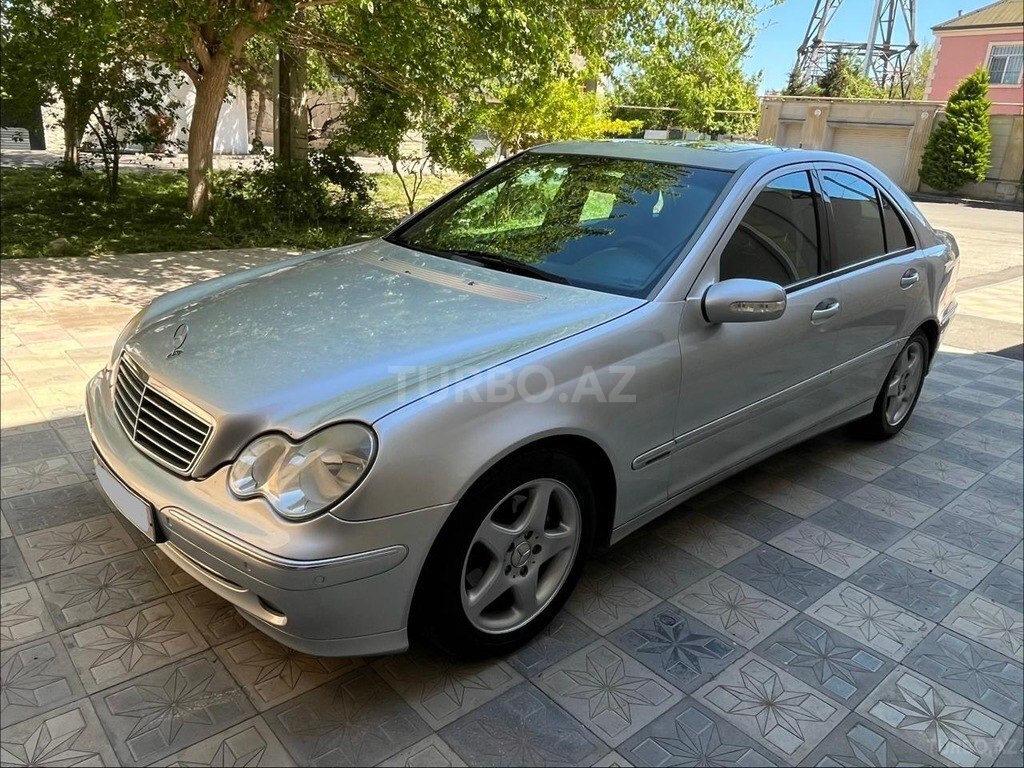 Mercedes C 200
