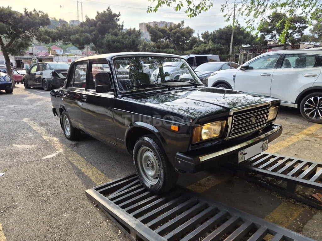 LADA (VAZ) 2107