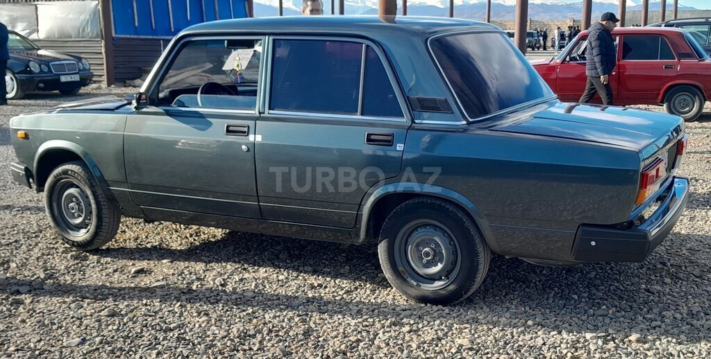 LADA (VAZ) 2107