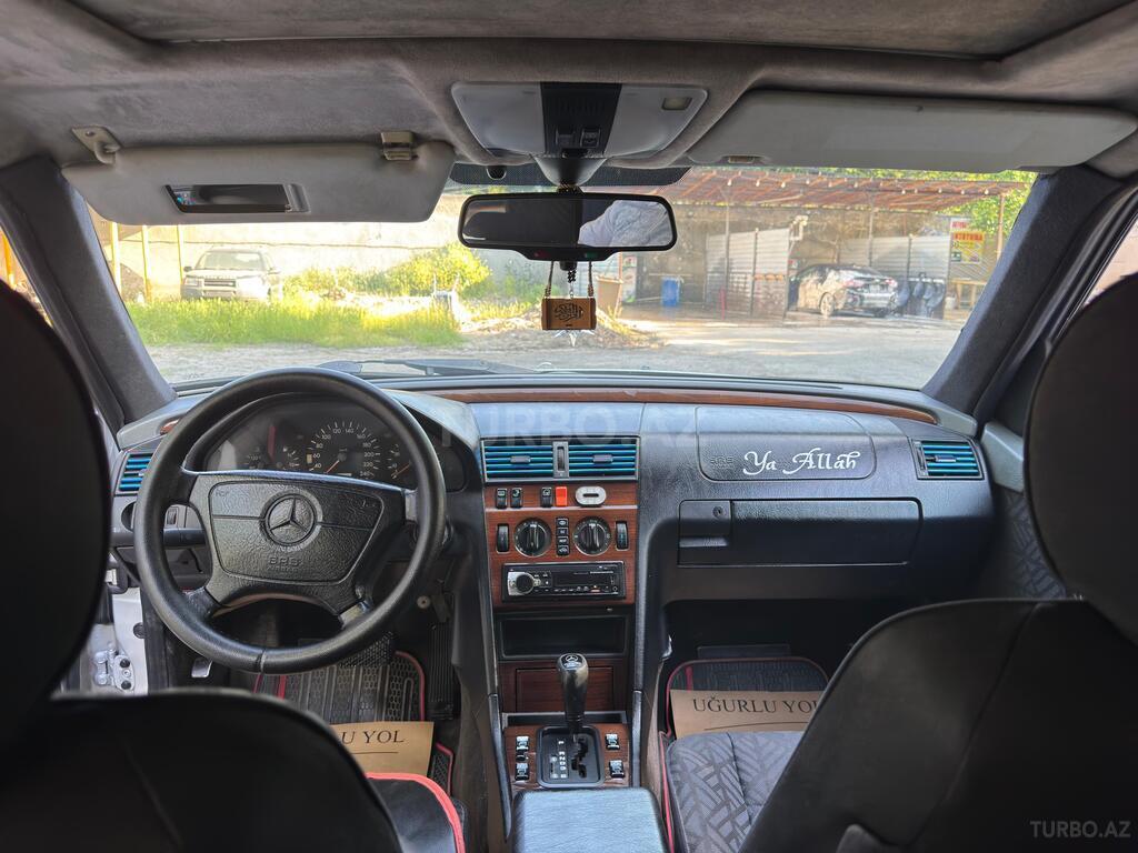 Mercedes C 180