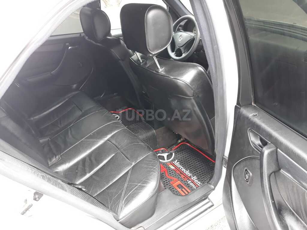 Mercedes C 230