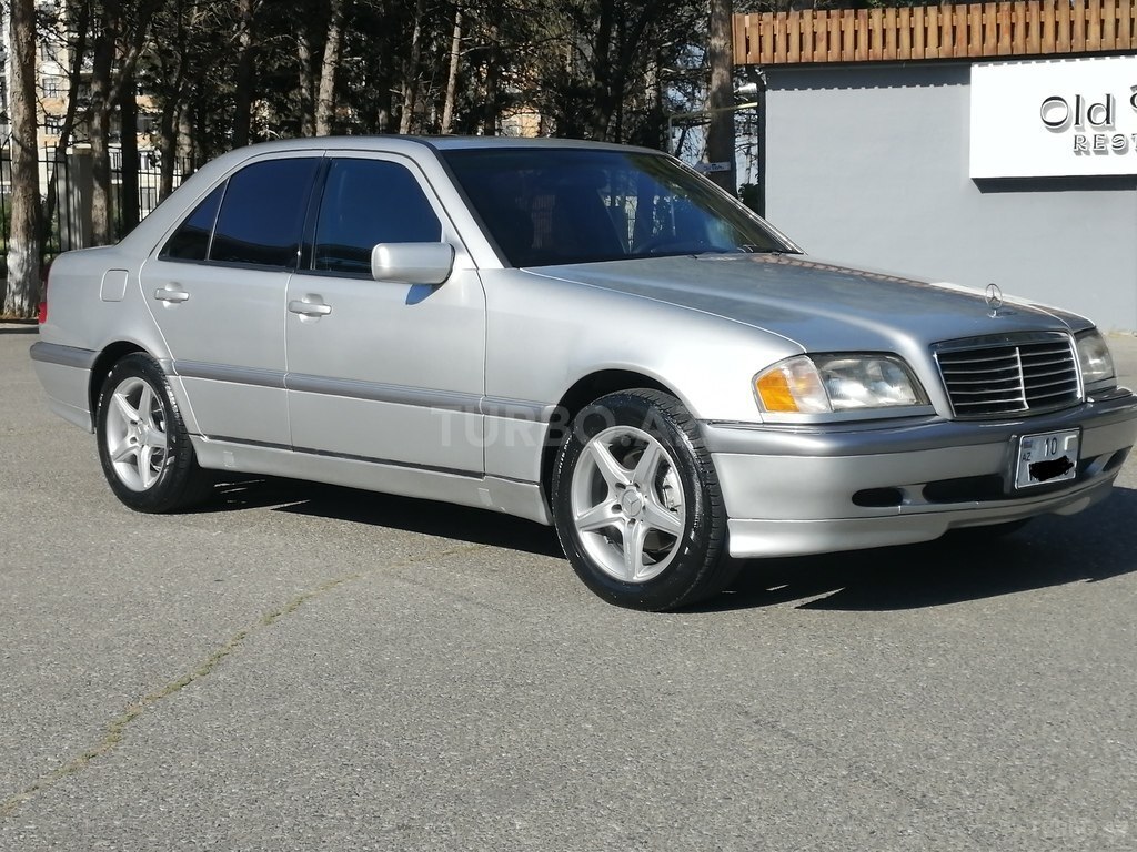 Mercedes C 230
