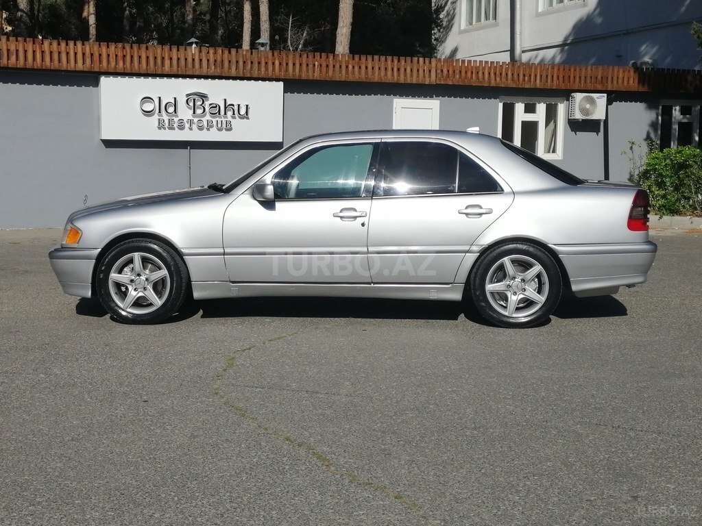 Mercedes C 230