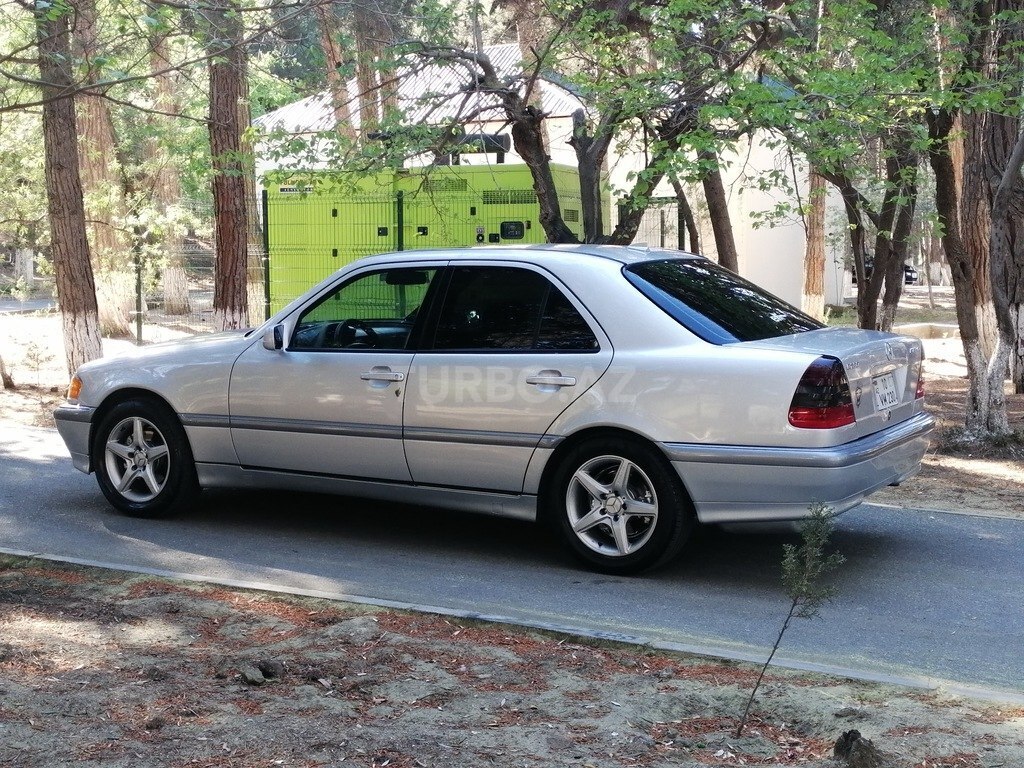 Mercedes C 230