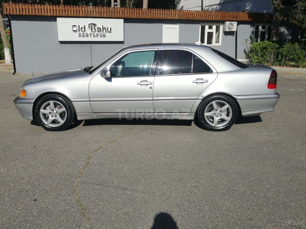Mercedes C 230