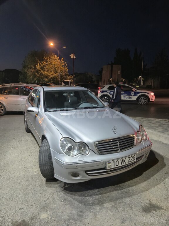 Mercedes C 200