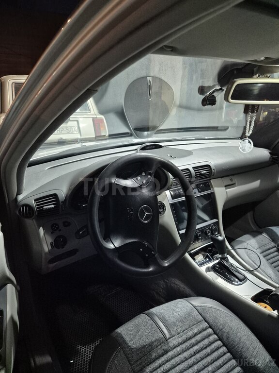 Mercedes C 200