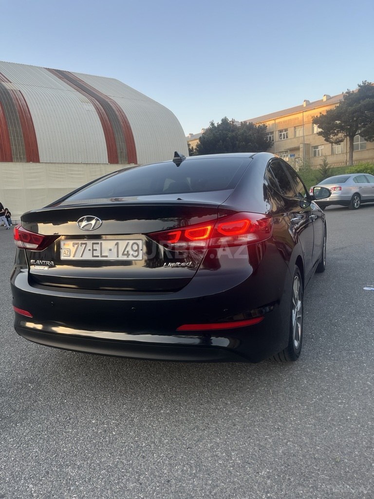 Hyundai Elantra