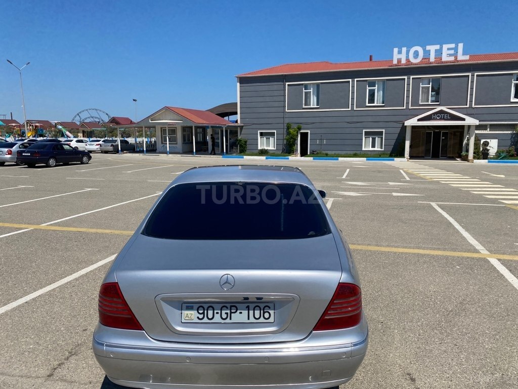 Mercedes S 500