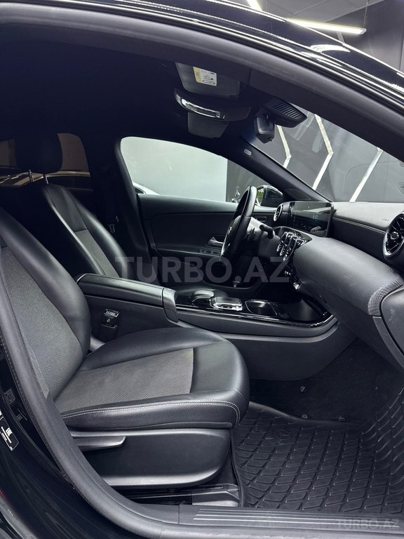 Mercedes CLA 200