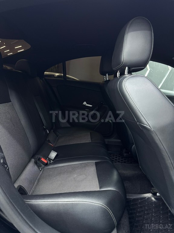 Mercedes CLA 200