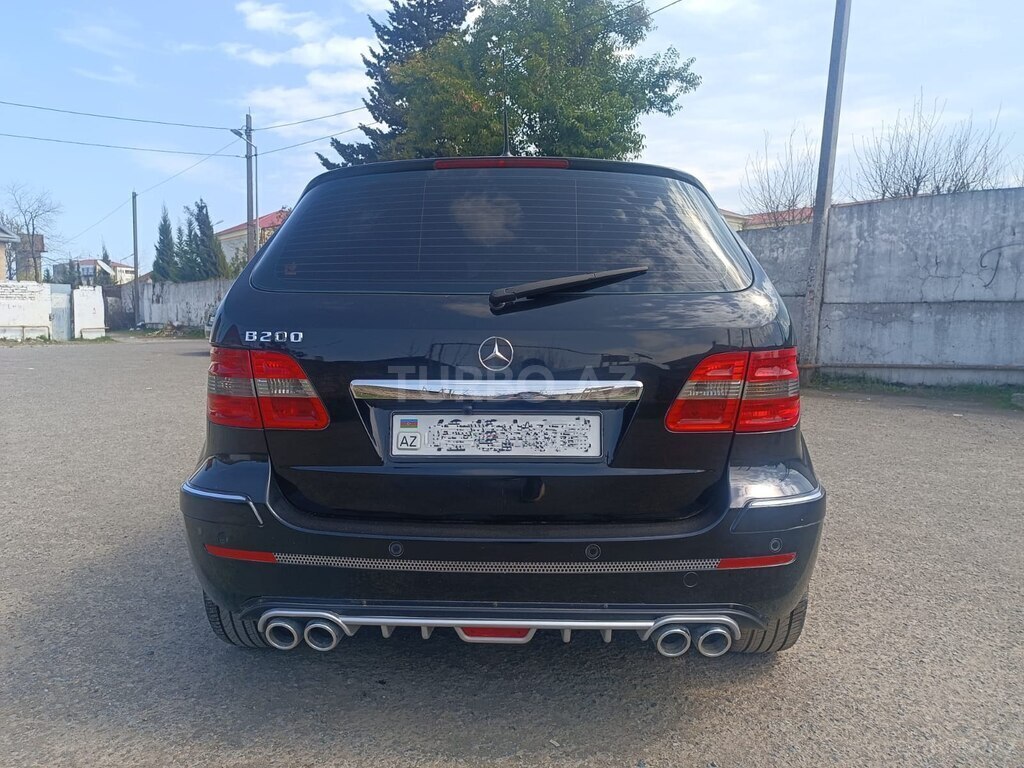 Mercedes B 200
