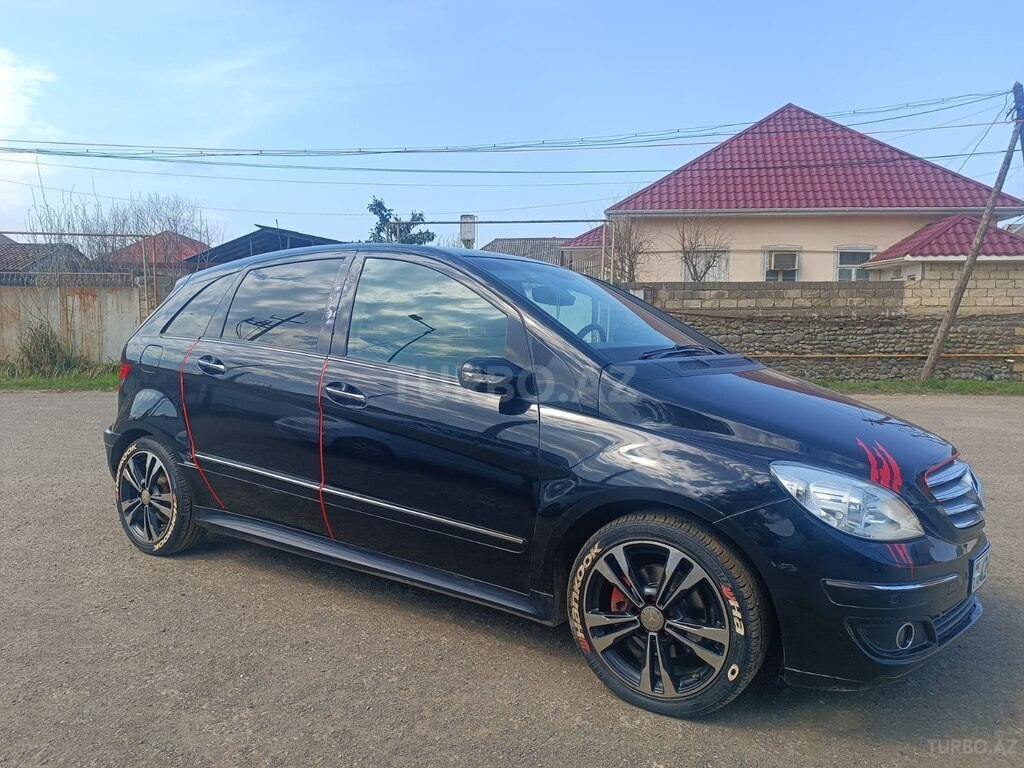 Mercedes B 200