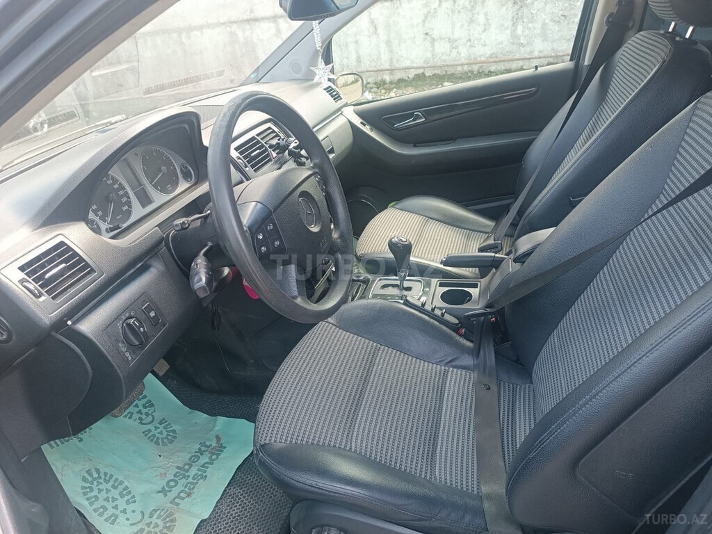 Mercedes B 200