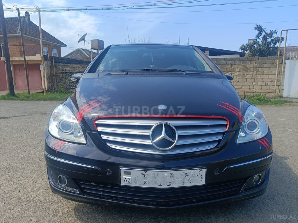 Mercedes B 200