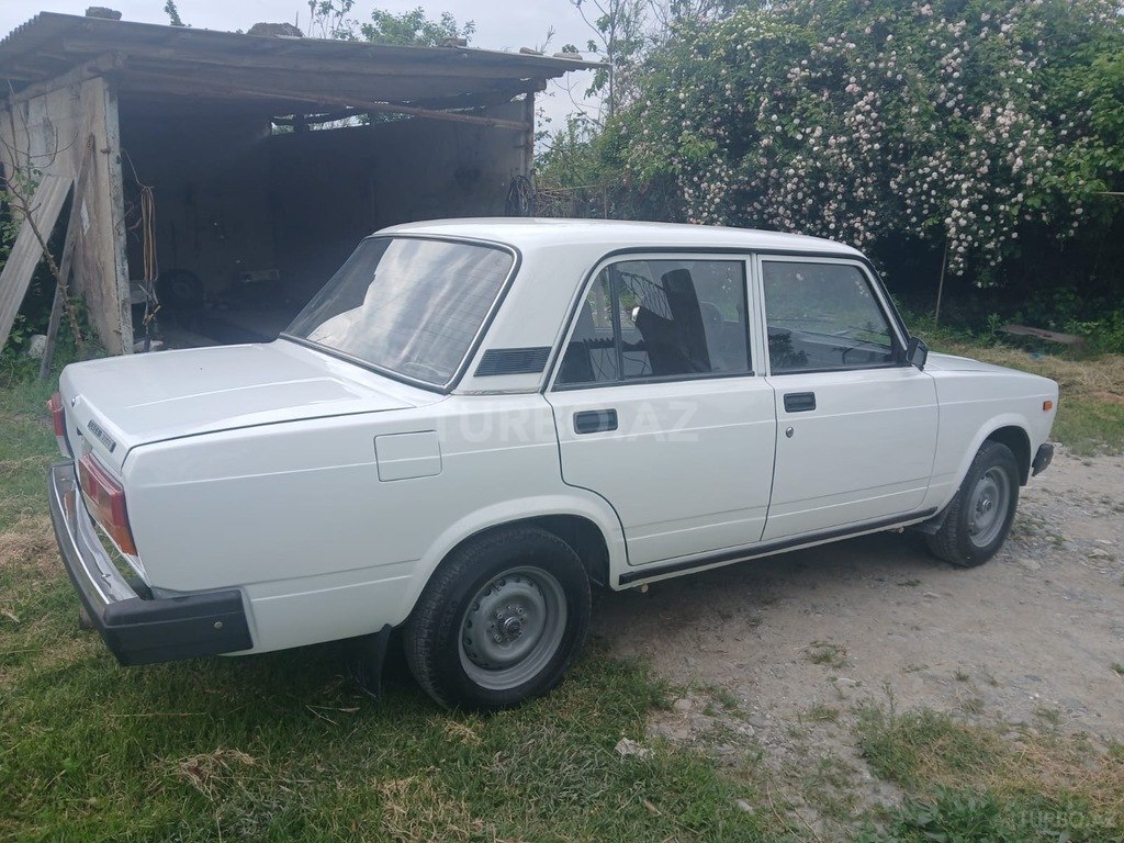 LADA (VAZ) 2107