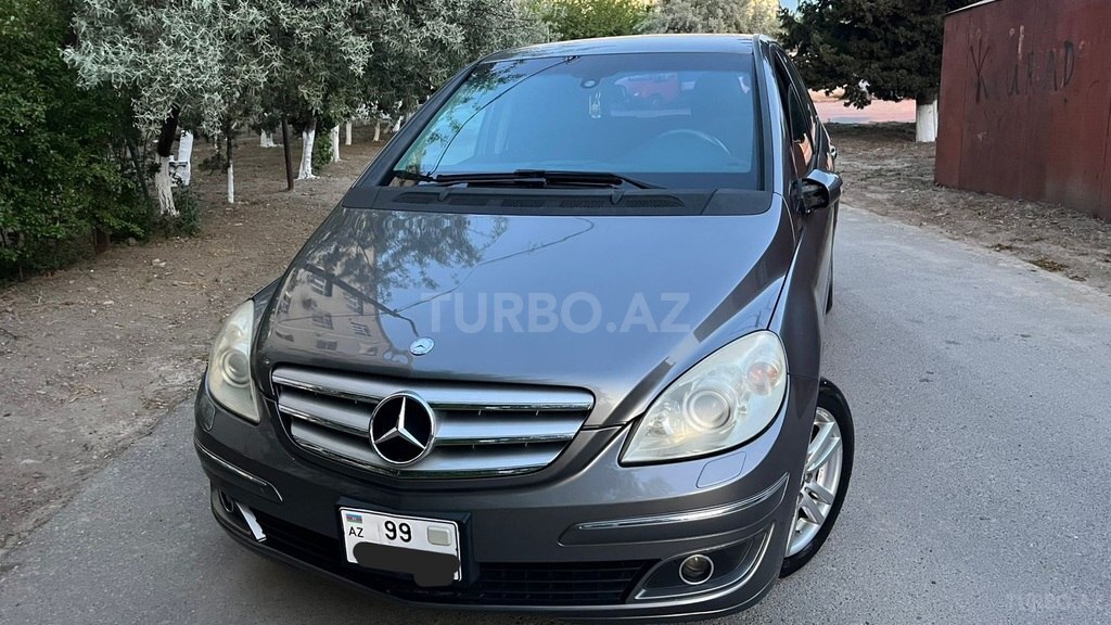Mercedes B 180