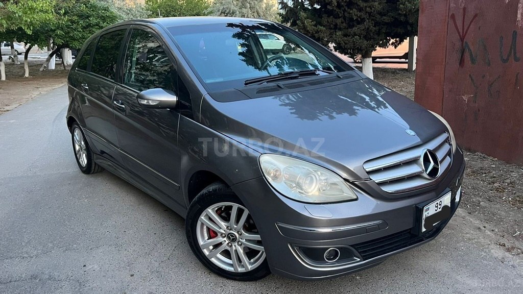 Mercedes B 180