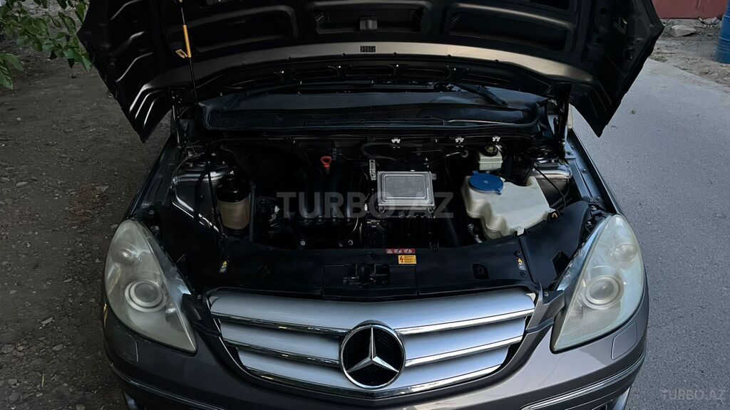 Mercedes B 180