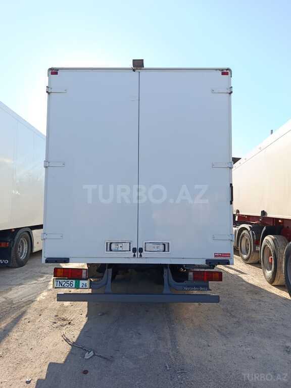 Mercedes Atego 818