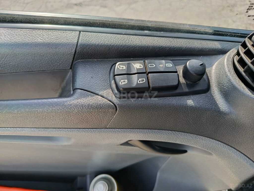 Mercedes Atego 818
