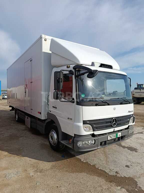 Mercedes Atego 818
