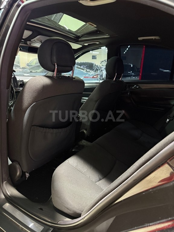 Mercedes C 240