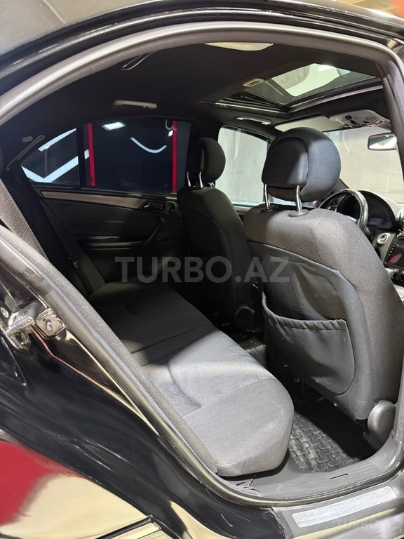 Mercedes C 240