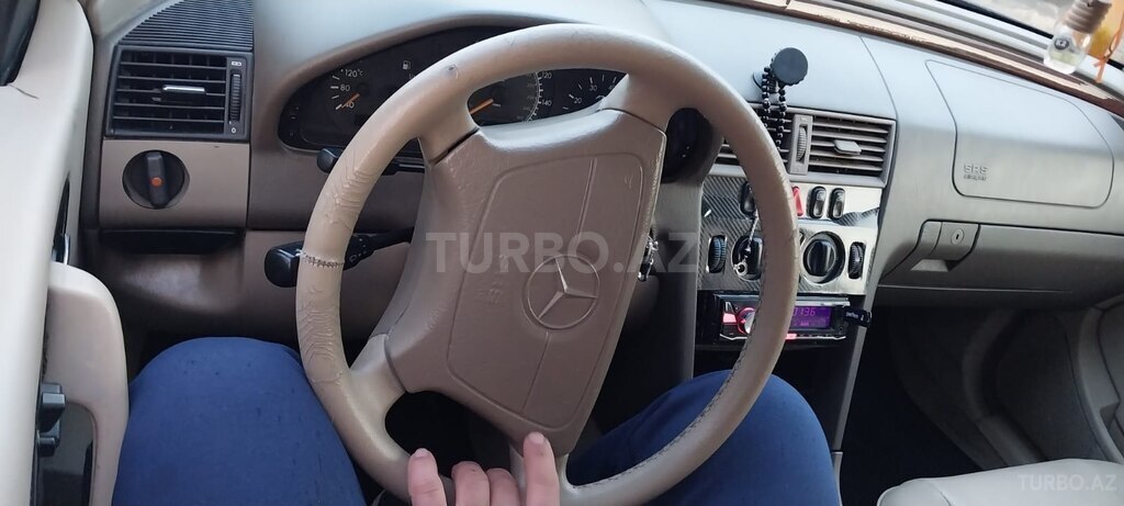 Mercedes C 230