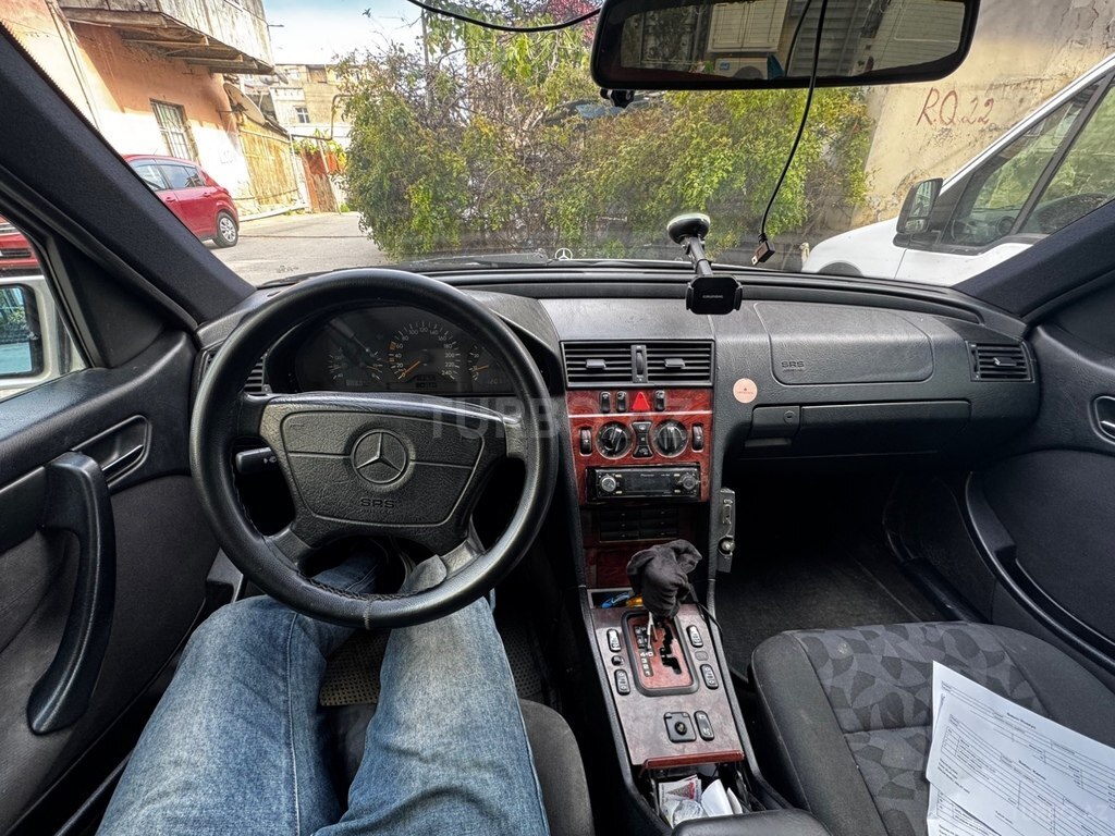 Mercedes C 180