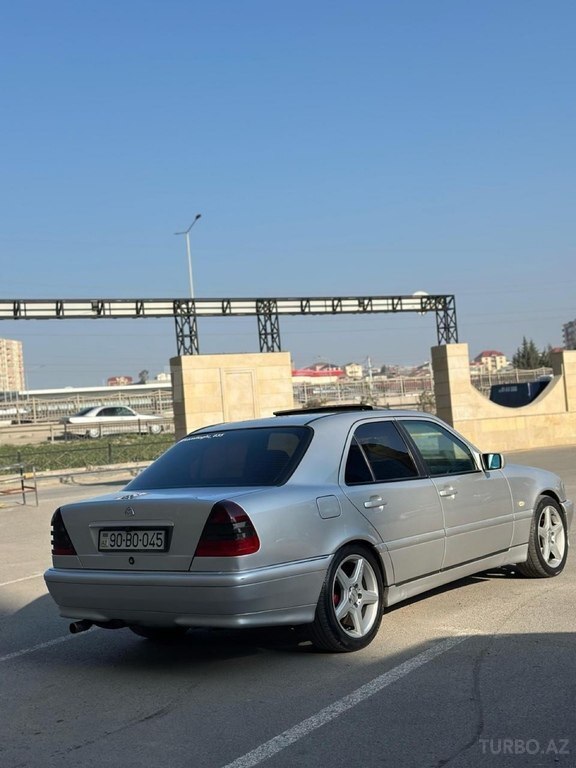 Mercedes C 180