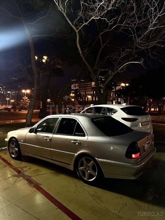 Mercedes C 180