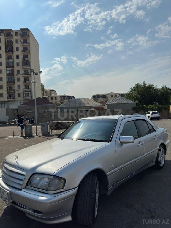 Mercedes C 180
