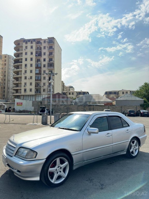 Mercedes C 180