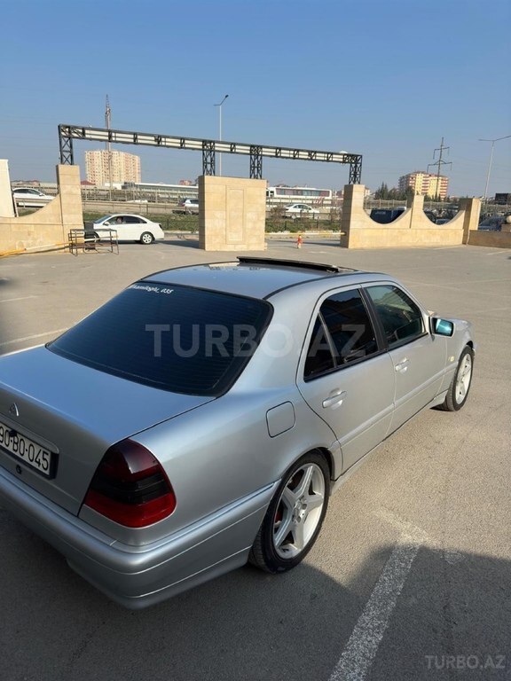 Mercedes C 180