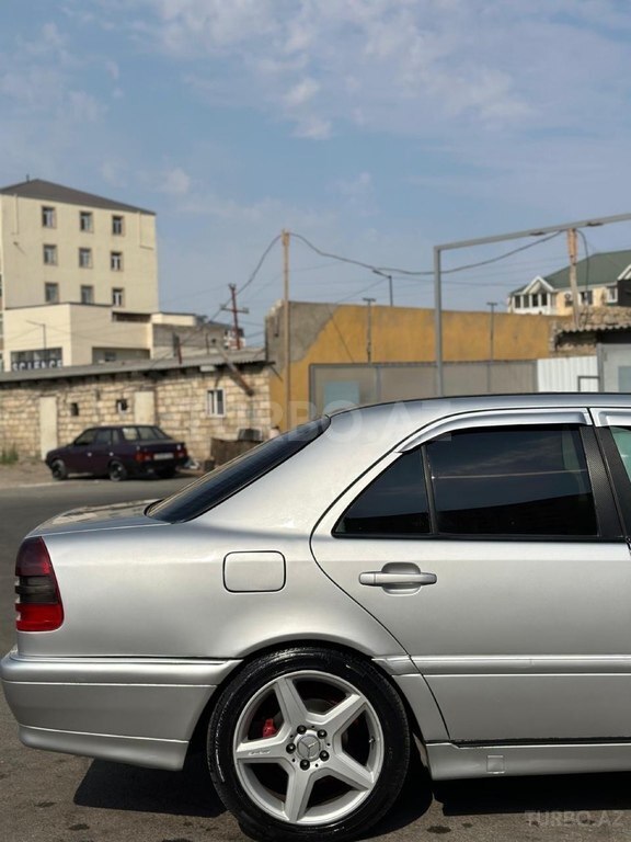 Mercedes C 180
