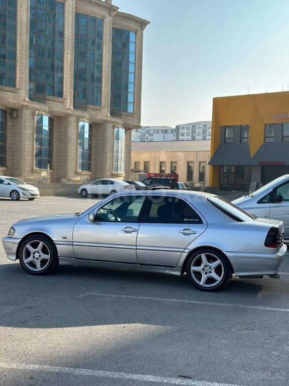 Mercedes C 180