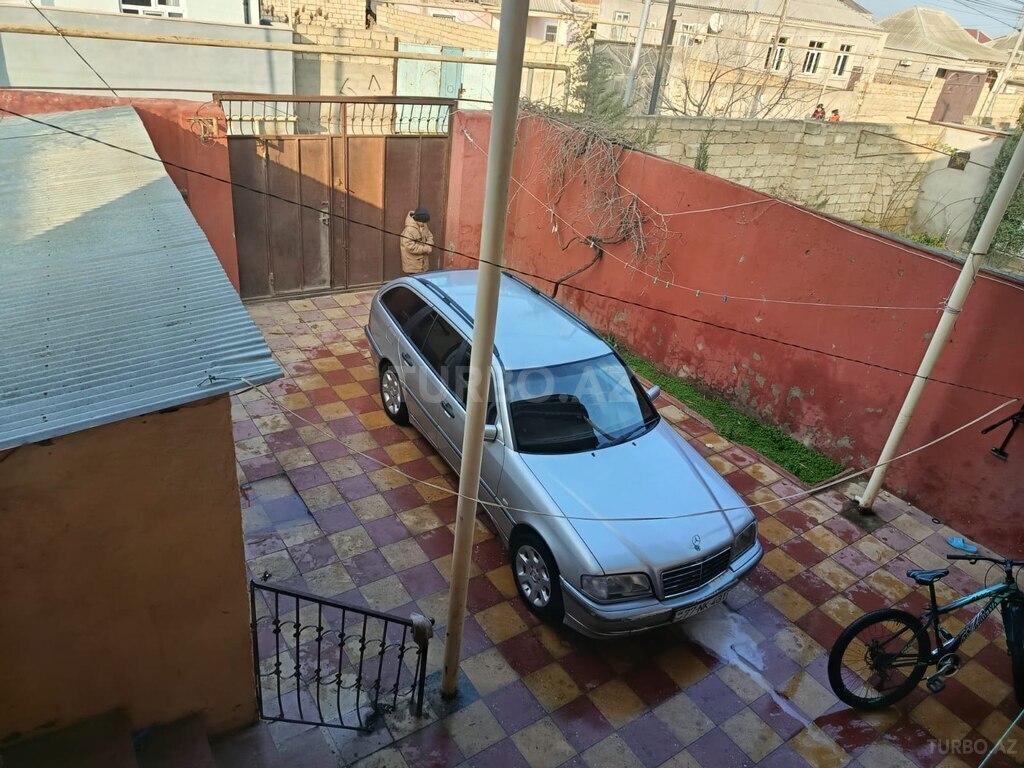 Mercedes C 180